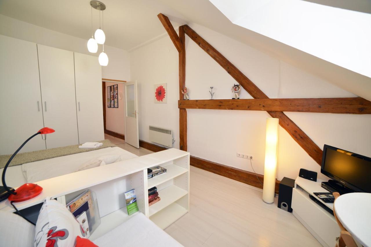 Studio Apartment White Zagreb Eksteriør billede