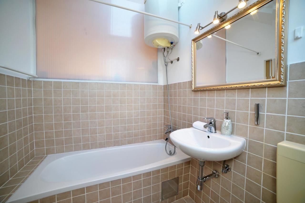 Studio Apartment White Zagreb Eksteriør billede