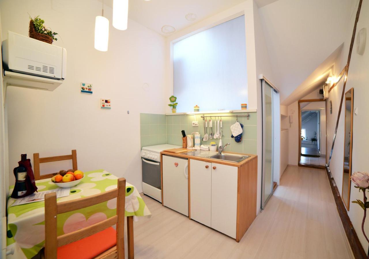Studio Apartment White Zagreb Eksteriør billede